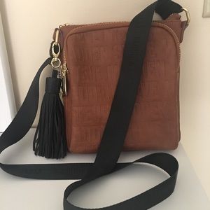 Steve Madden Black and Tan Crossbody